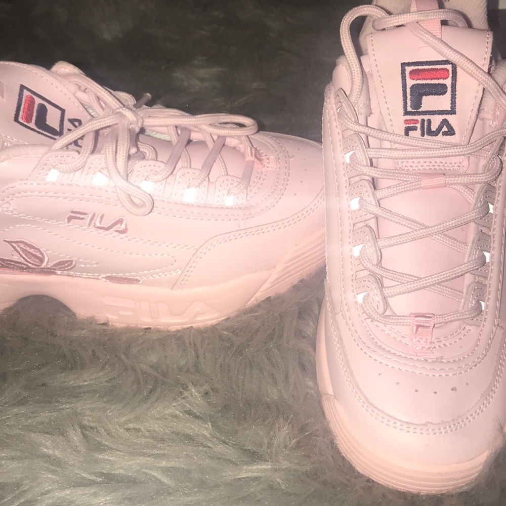 Pink filas